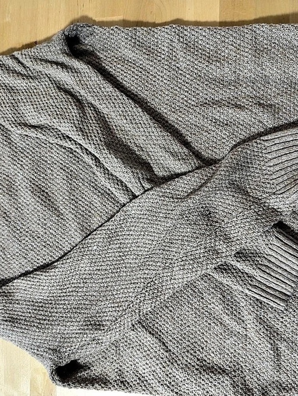 Pink Clover Knit Sweater in Gray Size Large